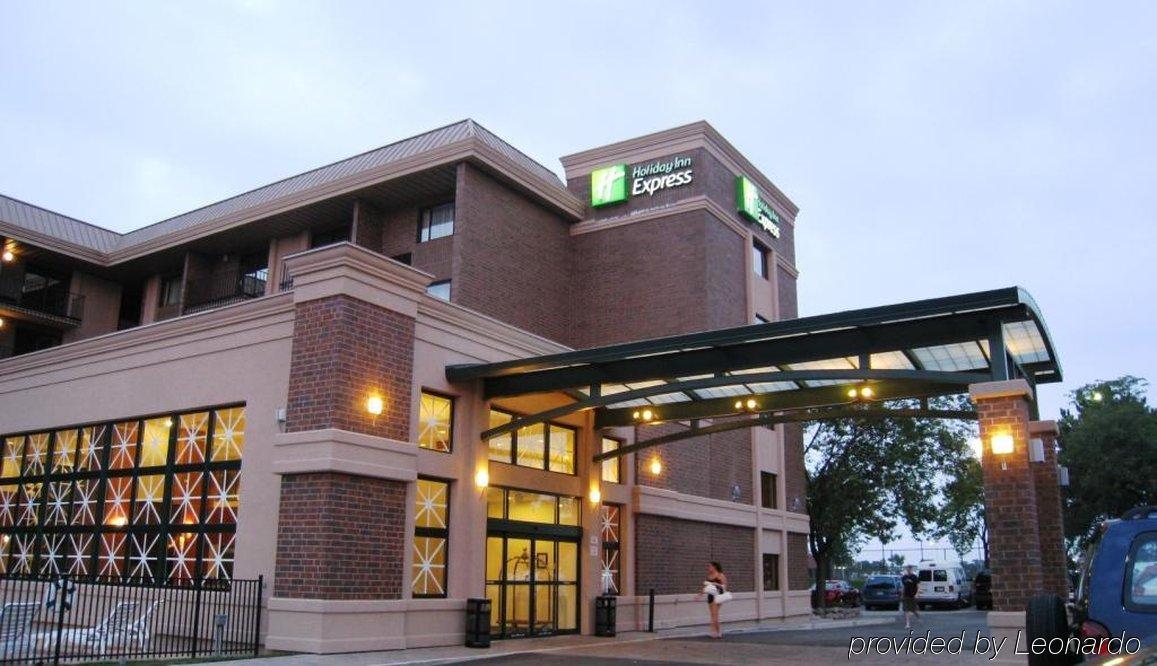 Holiday Inn Express Schaumburg-Rolling Meadows By Ihg מראה חיצוני תמונה